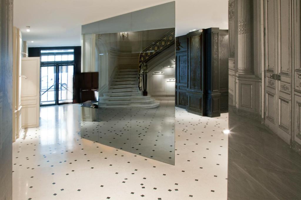 When planning your stay at Hôtel La Maison Champs Elysées, you’ll find a range of options to fit your preferences.