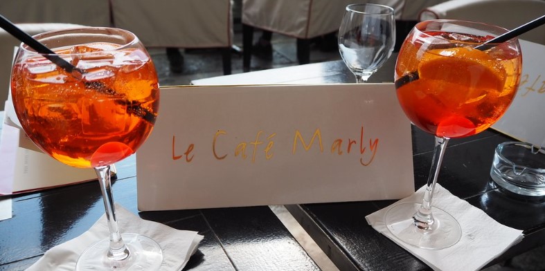 At Le Café Marly, cocktails are crafted with precision and artistry, reflecting a perfect fusion of premium spirits and creative mixology.