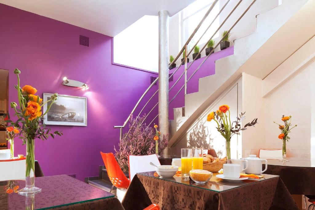 The amenities at this establishment are designed to elevate the overall experience, encompassing a range of offerings for leisure, convenience, and well-being.