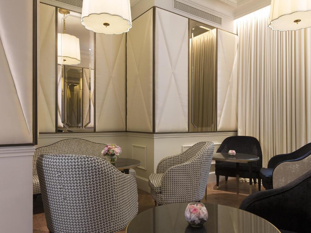 When planning your stay at Le Narcisse Blanc Hôtel & Spa, you need to consider the availability, pricing structure, and reservation policies to make an informed decision that suits your travel needs.