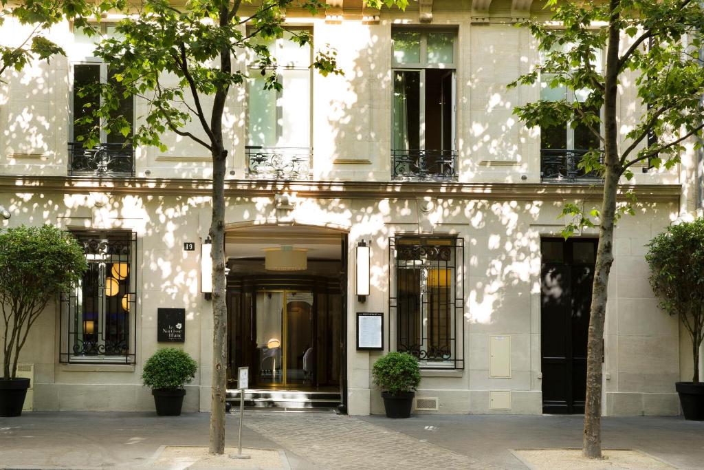 Le Narcisse Blanc Hôtel & Spa is a distinguished destination for travelers seeking an elegant stay in Paris.
