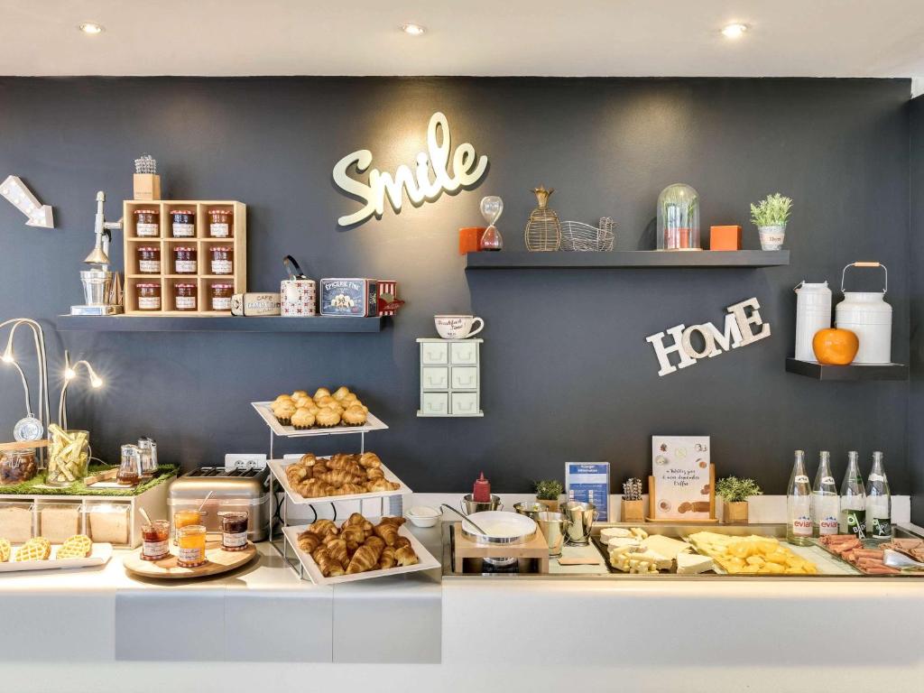 Discover unparalleled value for money at Novotel Paris Pont de Sevres through a thoughtful price comparison, where the melding of stylish accommodations, prime location along the Seine, and a wealth of amenities stands out as a remarkable proposition.