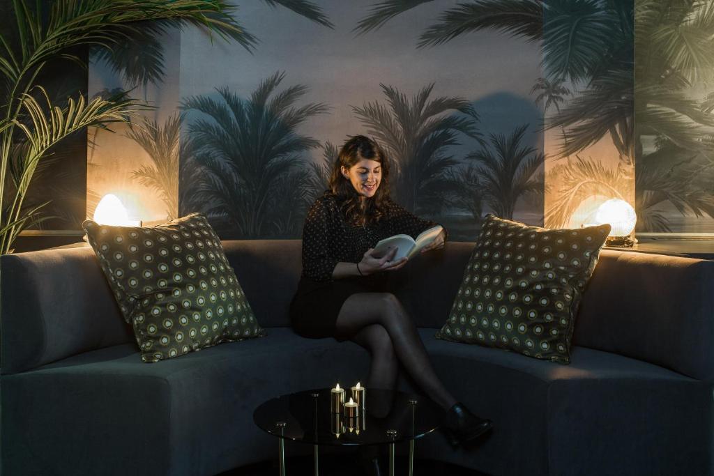 Dive into the guest experience at Hôtel Snob by Elegancia through insightful reviews.