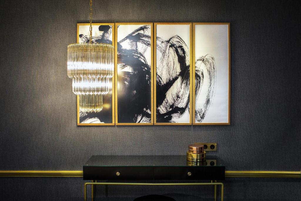 Experience unmatched value at Hôtel Snob by Elegancia with seamless price comparisons.