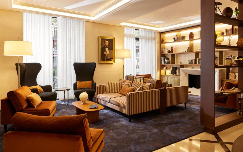 Sofitel Paris Baltimore Tour Eiffel presents a compelling blend of luxury and location, and its value for money can be assessed through meticulous price comparisons.