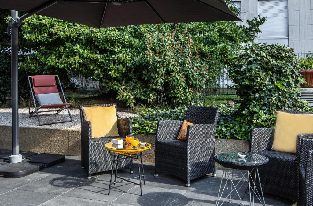 While Hotel Paris Boulogne may be priced at a premium compared to some alternatives, guests often find the value for money to be excellent given the luxurious accommodations, top-notch amenities, and attentive service.