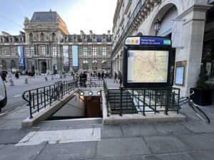 Accès Station Métro Palais Royal Musée Louvre Place Palais Royal