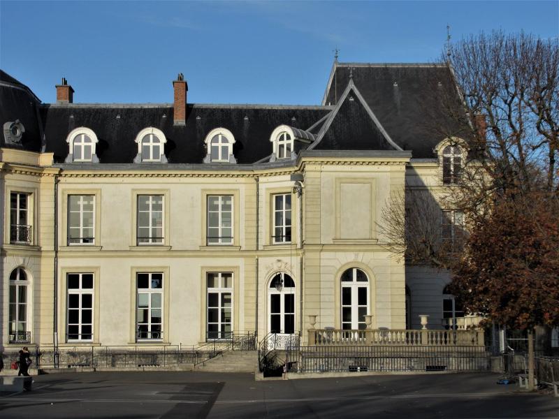 Château de Bry front view