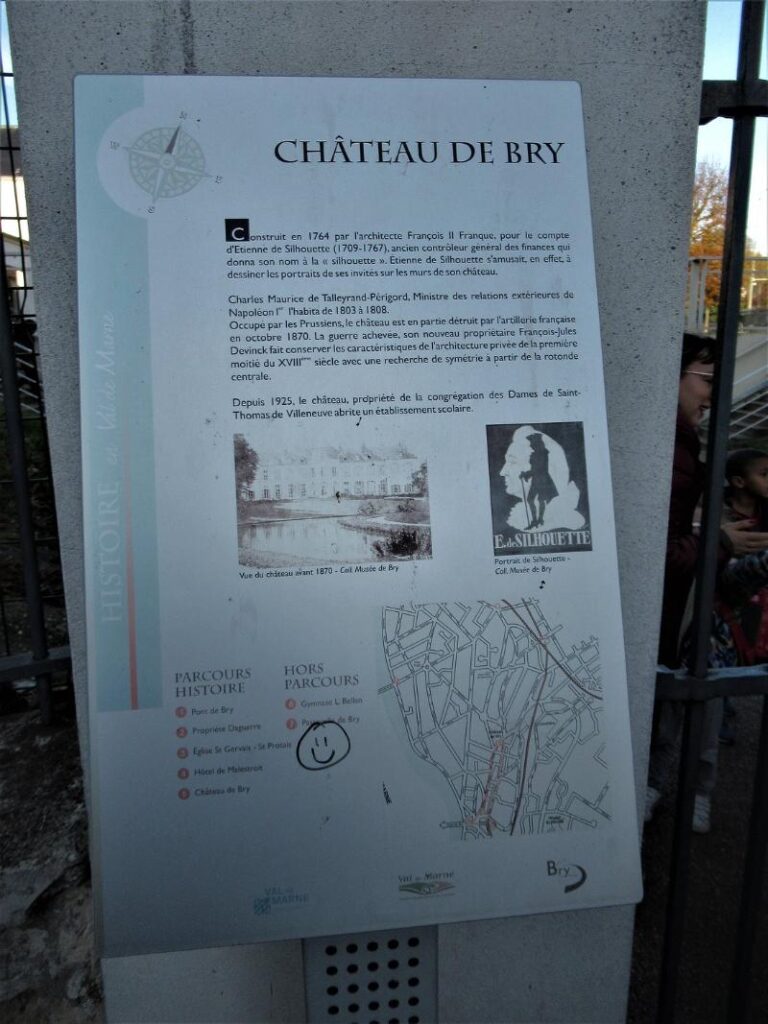 Château de Bry signage at the entrance