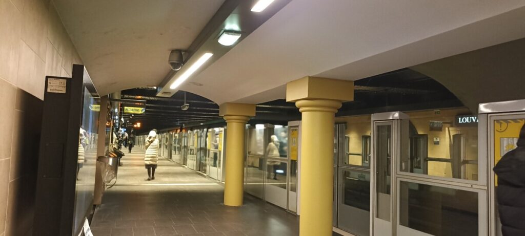 Édicule Guimard of the Louvre-Rivoli station