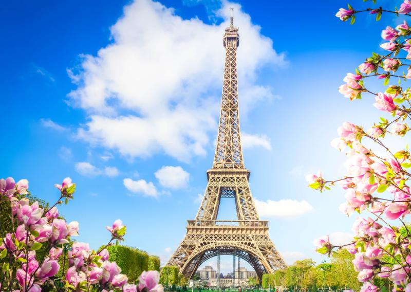 What Color is the Eiffel Tower? Unveiling Paris' Iconic Landmark