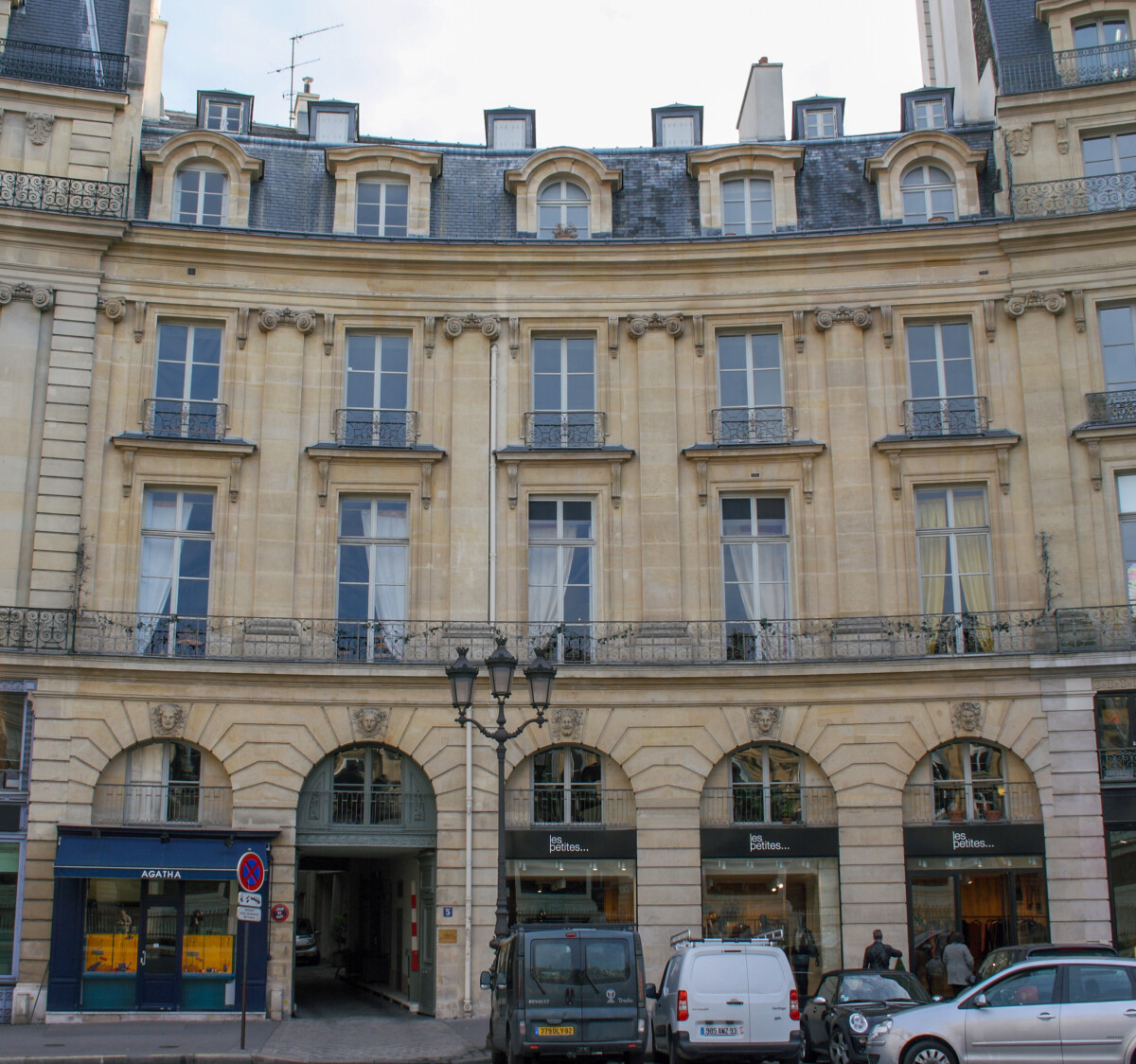 Facade of Hotel Bauyn de Pereuse