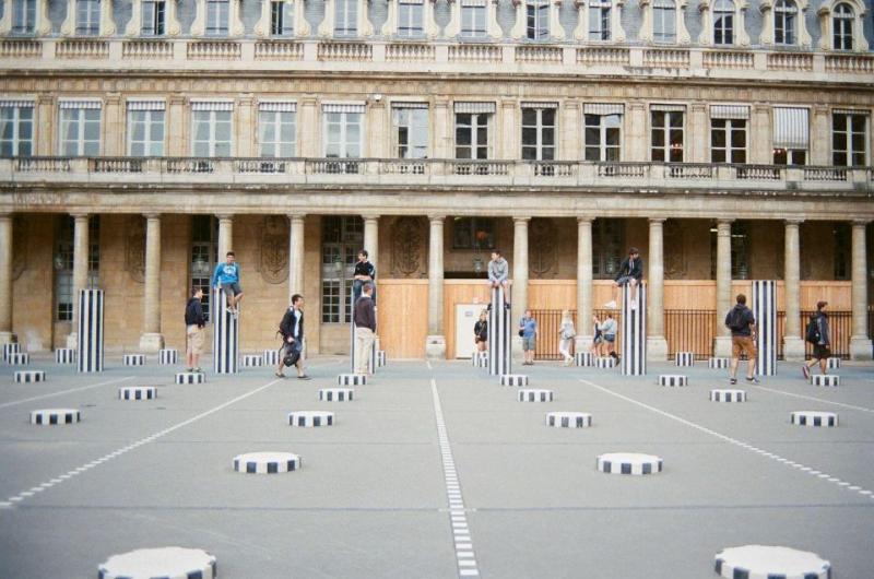 Grand Hôtel du Palais Royal - Carita Spa with tourists