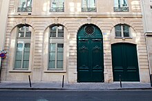Hotel Dodun green door