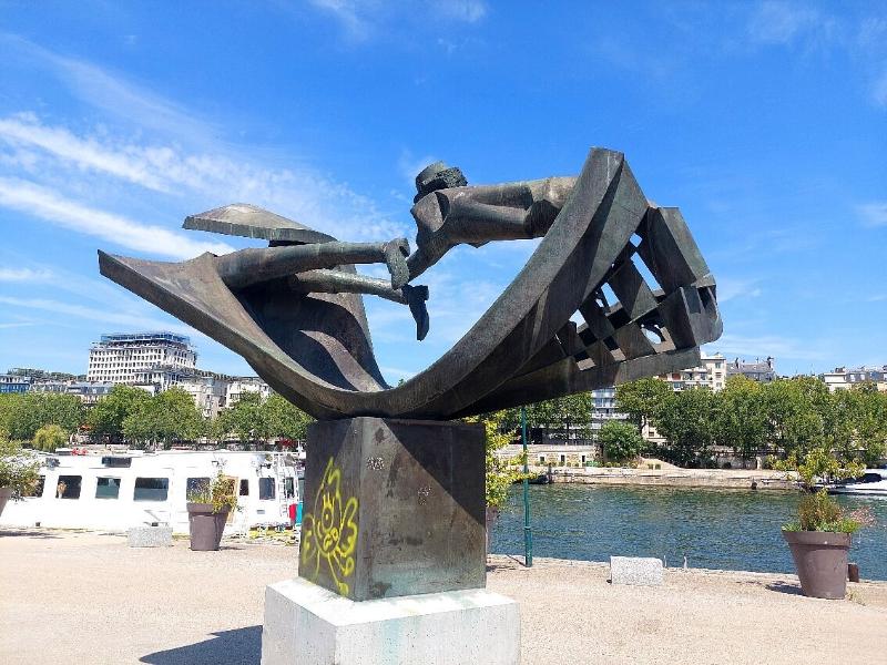 Jardin Tino Rossi sculture