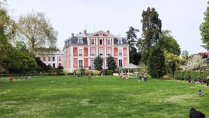 Le Potager du Dauphin from afar