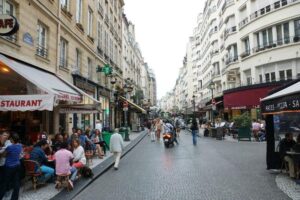 Quartier Montorgueil busy street