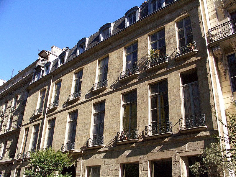Side view of Hôtel Dupin