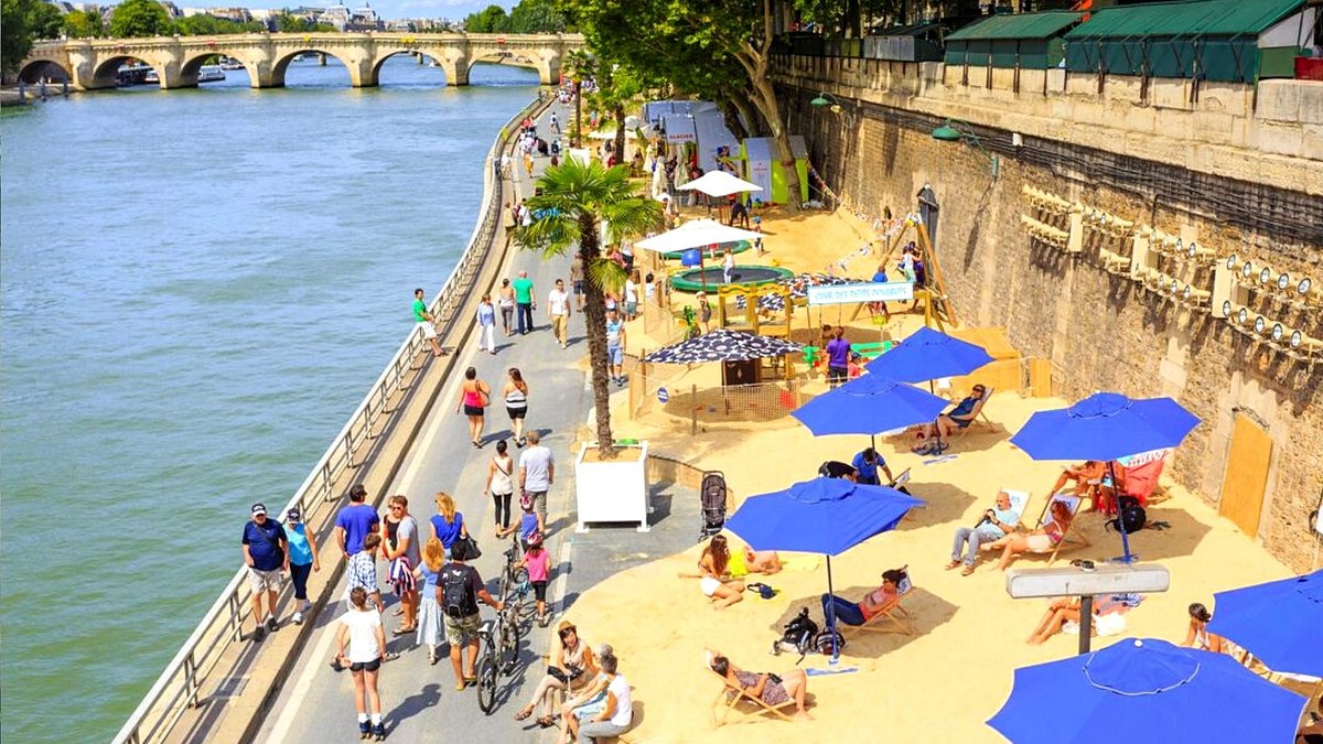 Tourists at Paris Plage