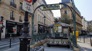 Édicule Guimard of the Quatre-Septembre station