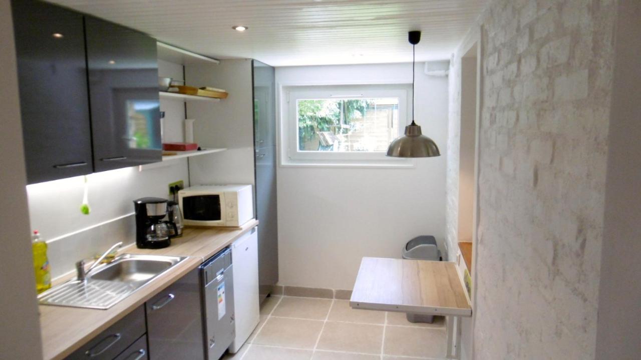 Kitchen in Appartement les Acacias or the La Villa des Acacias