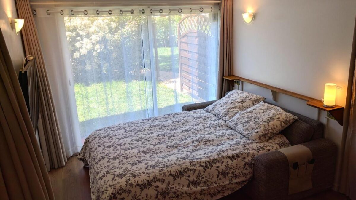 Bedroom interior in Appartement les Acacias or the La Villa des Acacias
