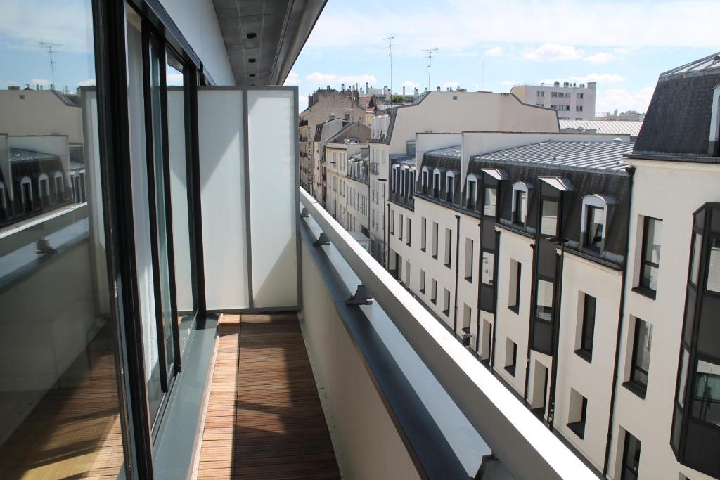 Balcony in Appartements Paris Boulogne