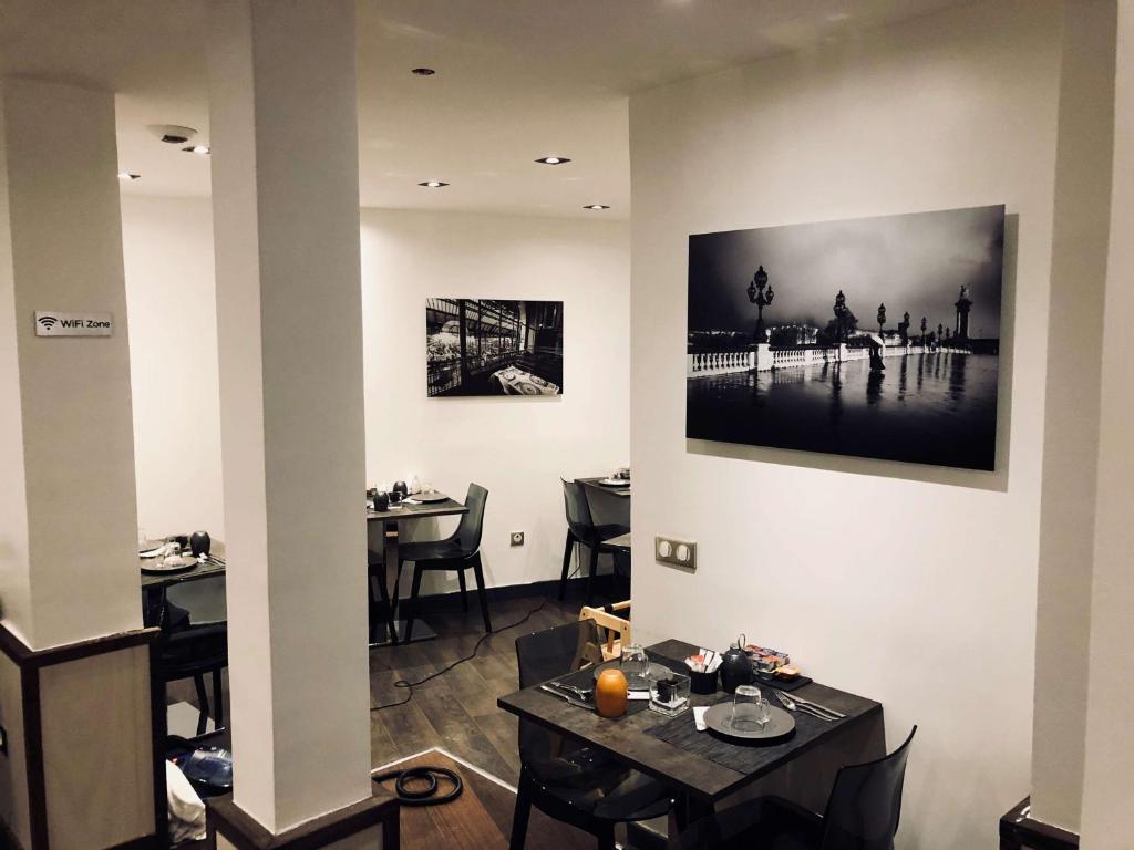 Best Western Empire Elysees provides a range of amenities to enhance the guest experience, including a fitness center for health enthusiasts, a business center for professional needs, and complimentary high-speed Wi-Fi throughout the premises.