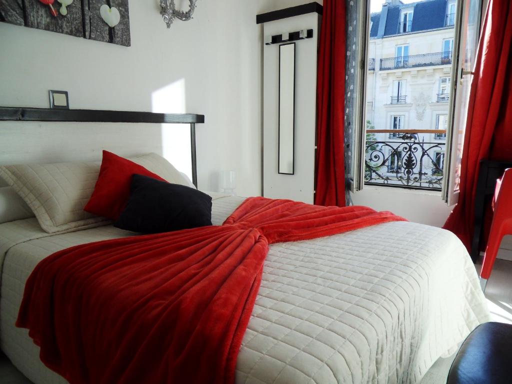 Camelia Prestige at Place de la Nation offers luxurious accommodations designed to provide guests with a comfortable and indulgent stay.