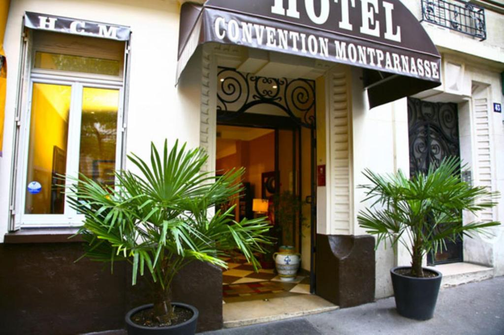 Hôtel Convention Montparnasse makes a striking first impression with its contemporary exterior and welcoming entrance, setting the stage for a modern and comfortable stay.