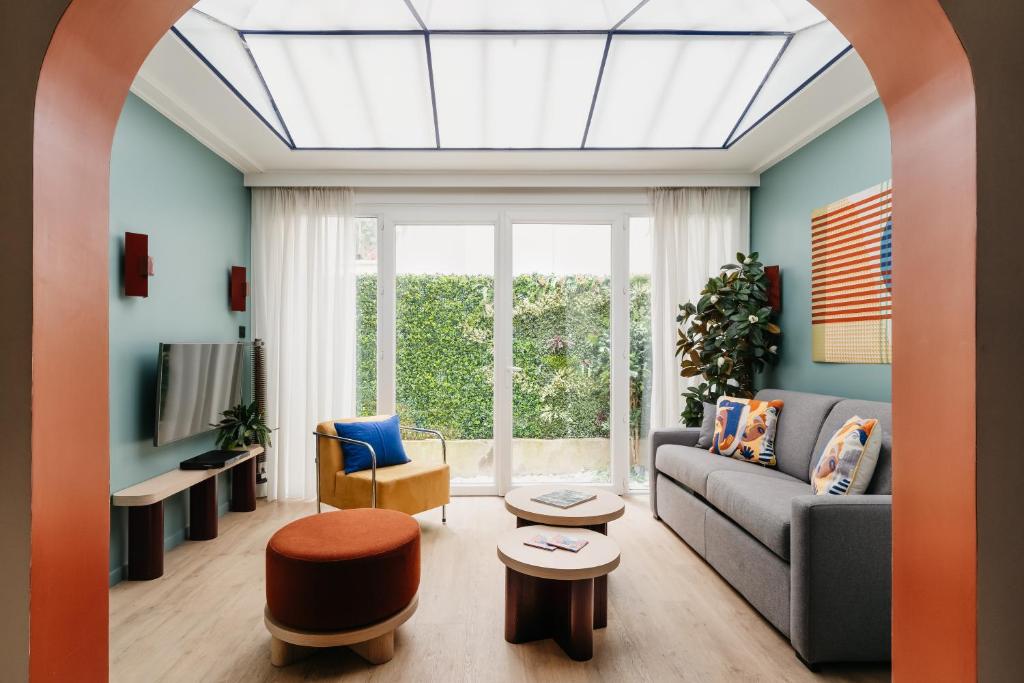 Living room interior in Edgar Suites Auteuil – Le Marois