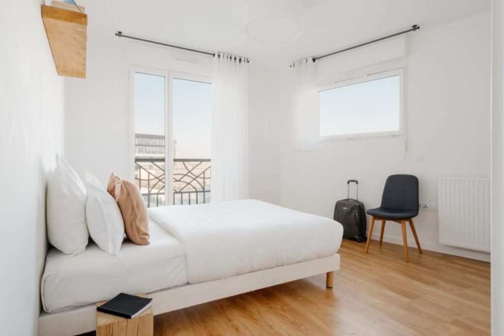 Bedroom interior in Edgar Suites Châtillon