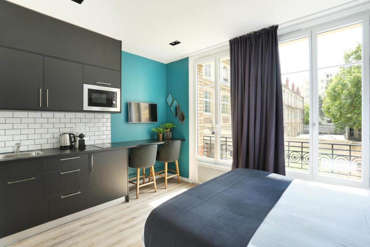 Bedroom interior in Eiffel by YAYS