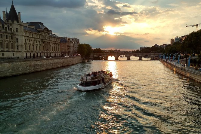 Skip-the-Line Eiffel Tower Ticket, with Crepe-tasting and Seine River Cruise
