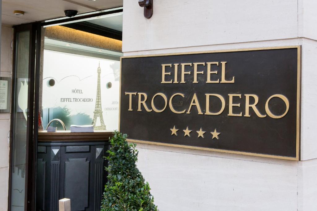 Upon entering Hôtel Eiffel Trocadéro, guests are welcomed by a classic and elegant lobby adorned with sophisticated decor and a warm atmosphere.