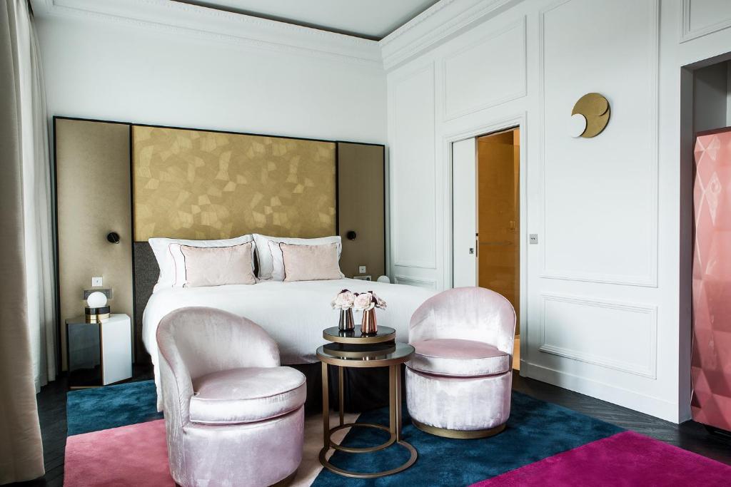 Uncover unparalleled value through a price comparison, where modern luxury meets affordability