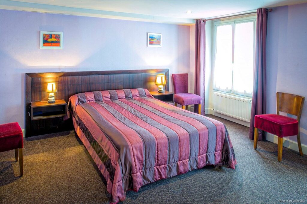 The Franklin Hotel offers elegantly appointed rooms designed to provide a luxurious and comfortable stay for guests.