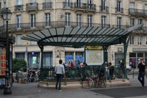 Édicule Guimard of the Europe station