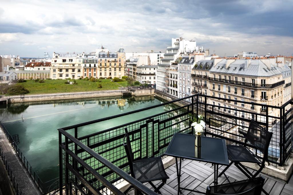 Hôtel Victor Hugo Paris Kléber balcony view