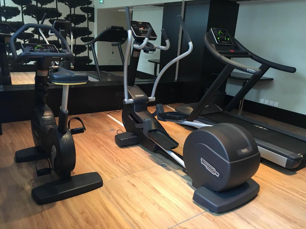 At Hotel Acanthe - Boulogne Billancourt, we prioritize the comfort and satisfaction of our guests. Our policies include a flexible cancellation policy, ensuring peace of mind for travelers.