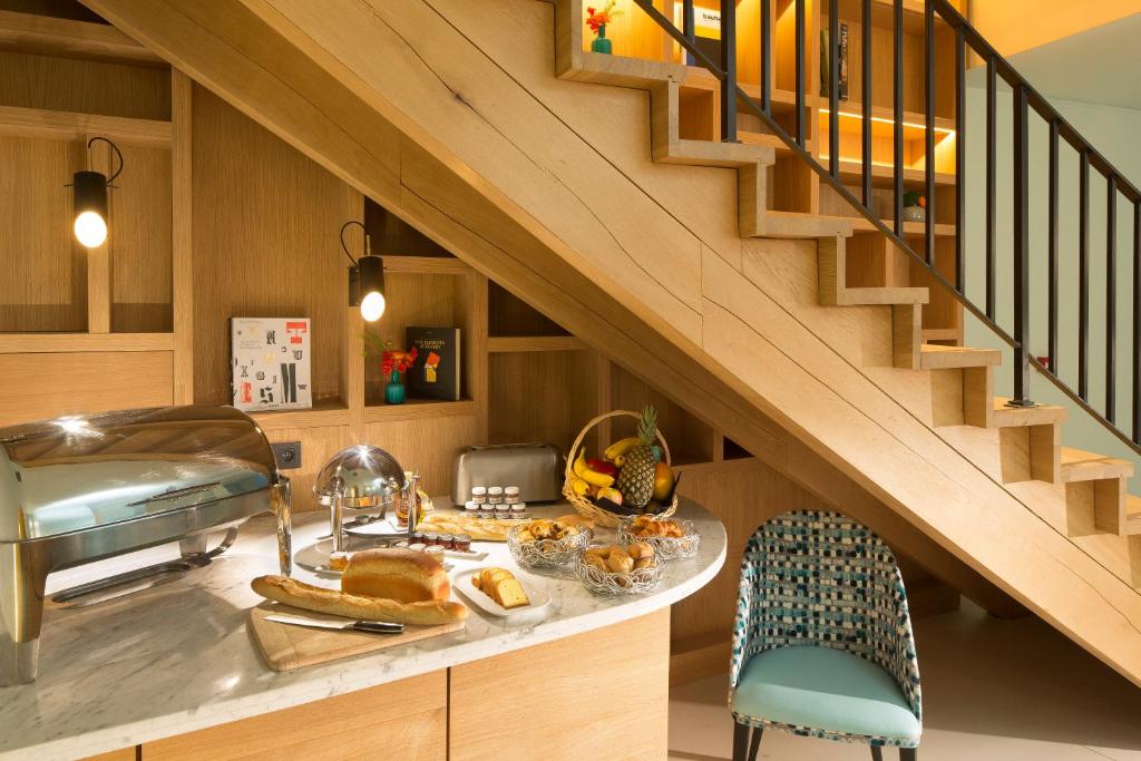 Hôtel Artus offers an array of amenities designed to elevate the guest experience to new heights of luxury and comfort.