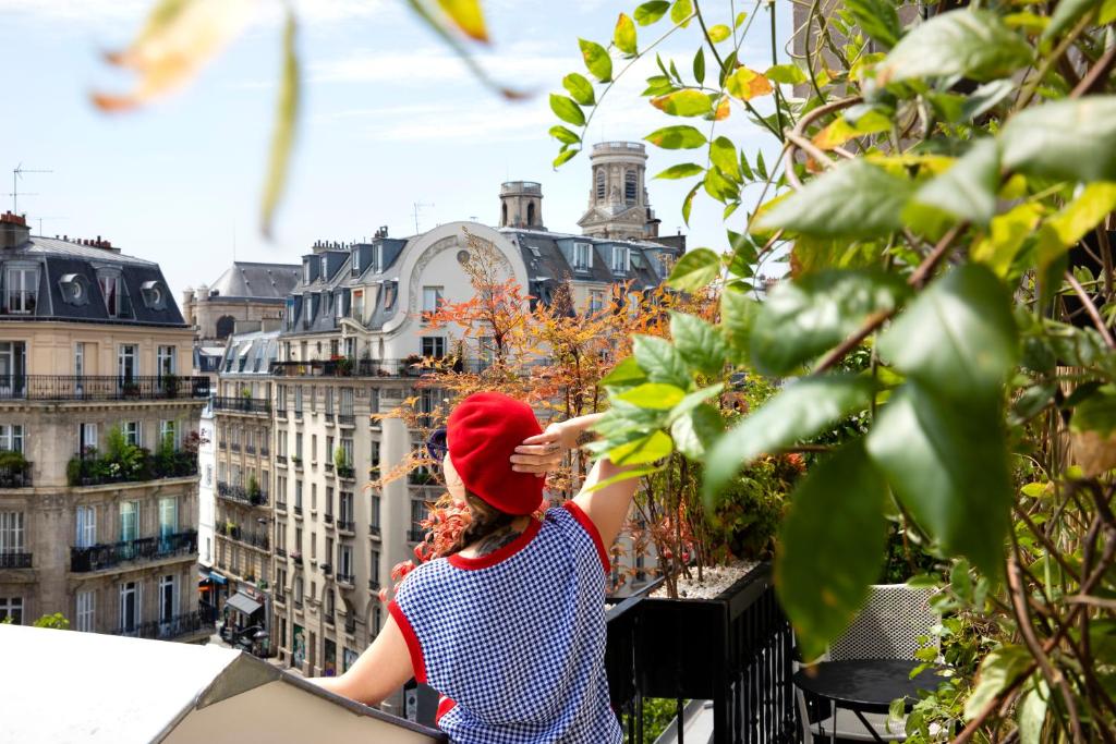 At Hôtel Artus, guests are enveloped in a world of sophistication and charm, where personalized service and attention to detail redefine the meaning of hospitality.