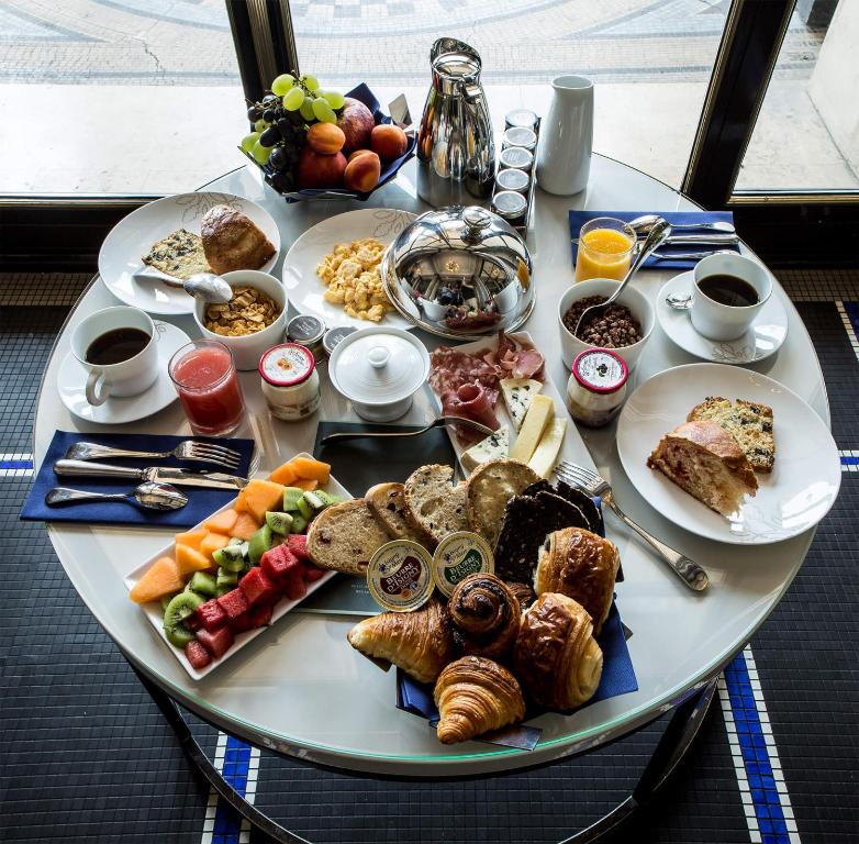 Savor the epitome of French culinary excellence at Hôtel Brighton - Esprit de France, where the dining experience is a symphony of flavors and sophistication.