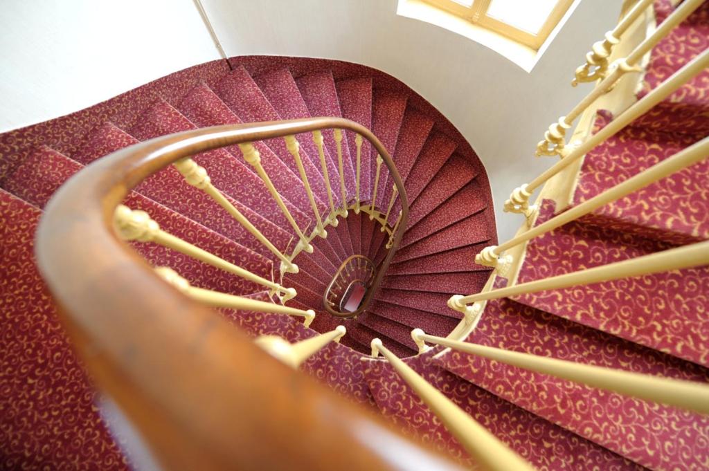 Hôtel De France provides easy access to a myriad of activities and family attractions in Paris.
