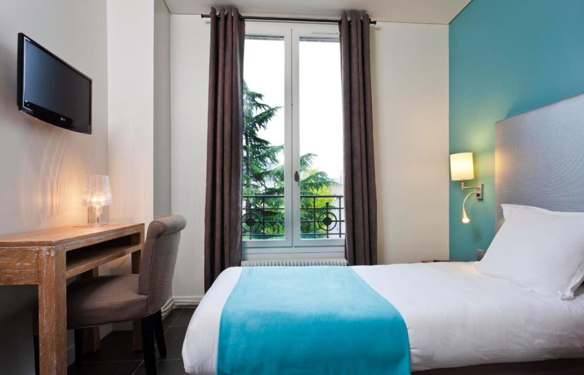 Hôtel Douglas Reviews - Price, Location & Details (2025)