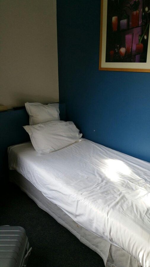 Bed in Hotel Du Parc Saint Charles