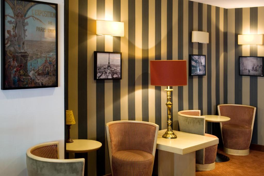 Guest reviews highlight Hôtel de Lille as a Parisian gem, praised for its exquisite charm, attentive service, and prime location.