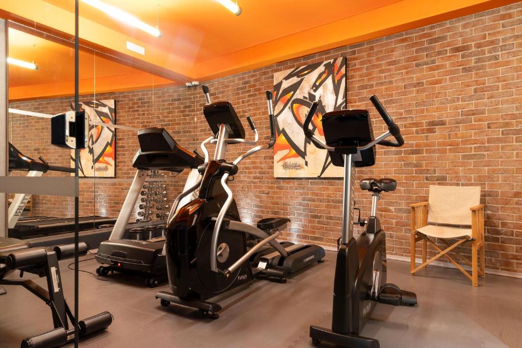 At Hôtel Fabric, guests enjoy a wealth of amenities and facilities designed to enhance their stay.