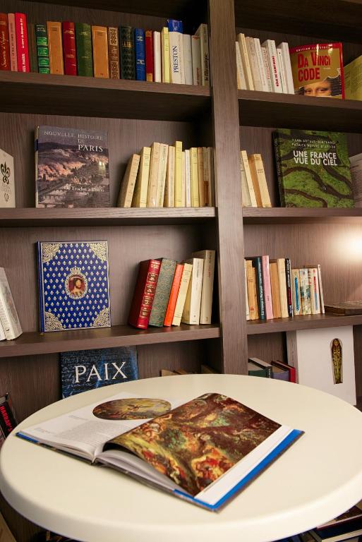 Explore Hôtel le Clos de Notre Dame through guest reviews and insights, revealing a tapestry of positive experiences.