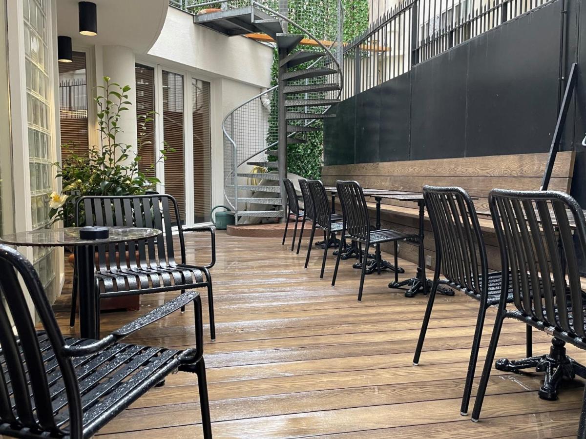Patio view in Hôtel Pergolèse Paris Champs Elysées